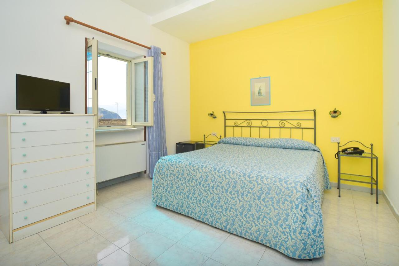 Hotel Celeste โปรชิดา ภายนอก รูปภาพ