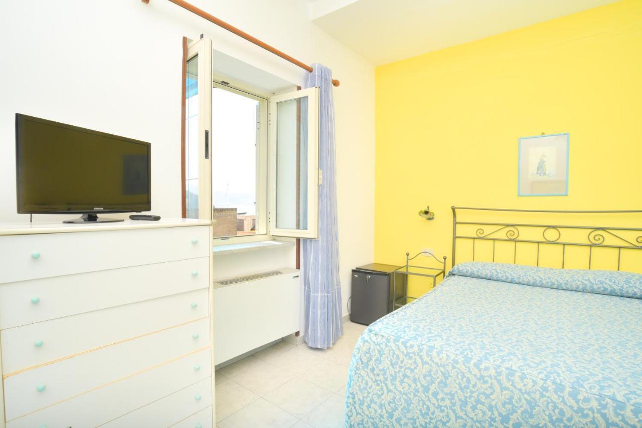 Hotel Celeste โปรชิดา ภายนอก รูปภาพ